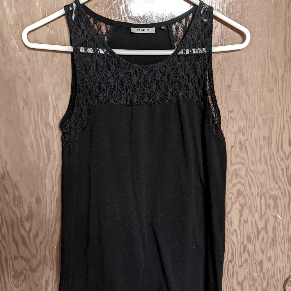 Size S Only lace top tank top